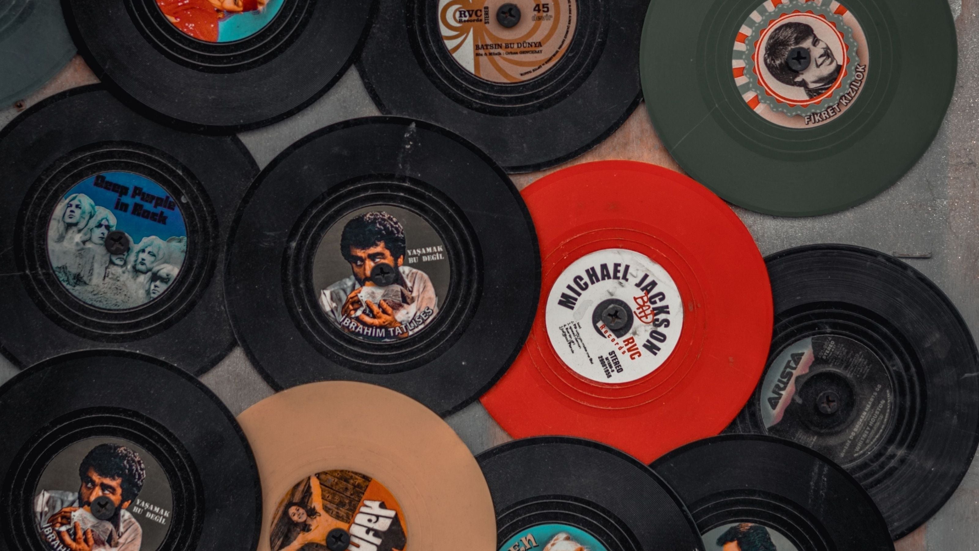 Picture Vinyl vs Black Vinyl: What's the Difference?