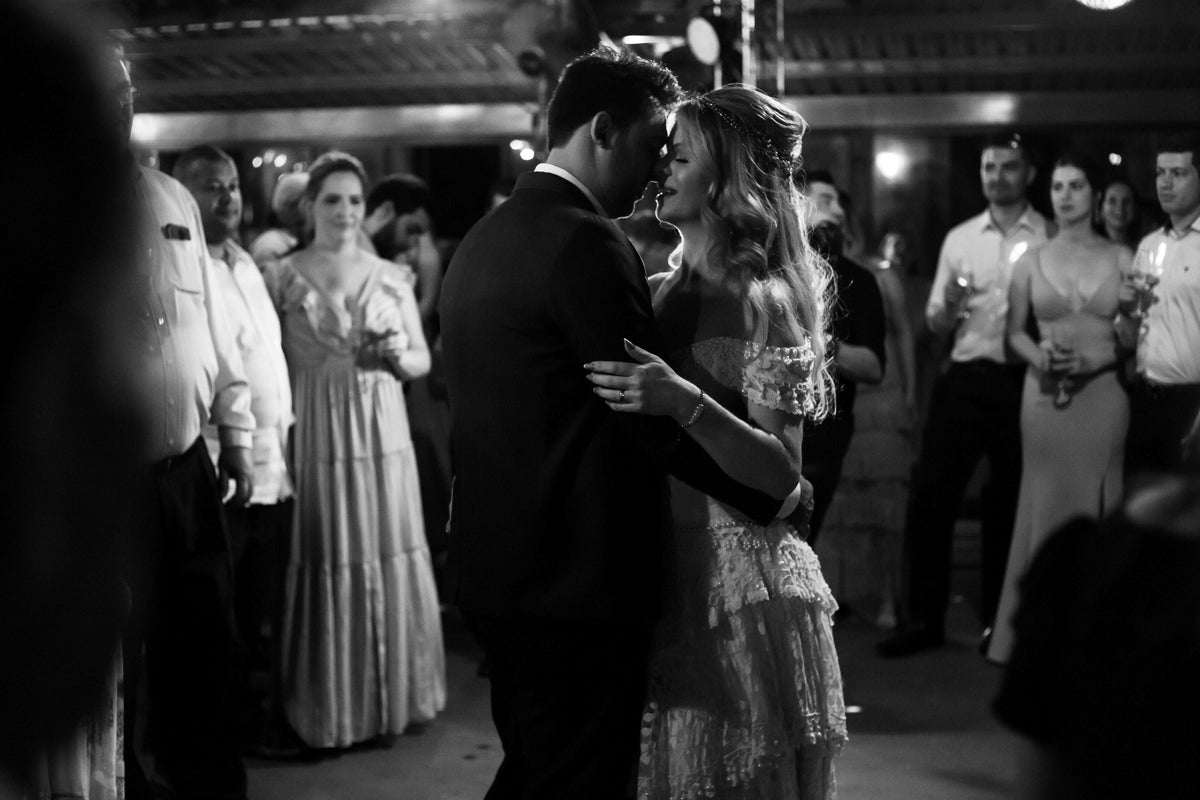 How to Turn Your Wedding Photos and Songs Into an Anniversary Album