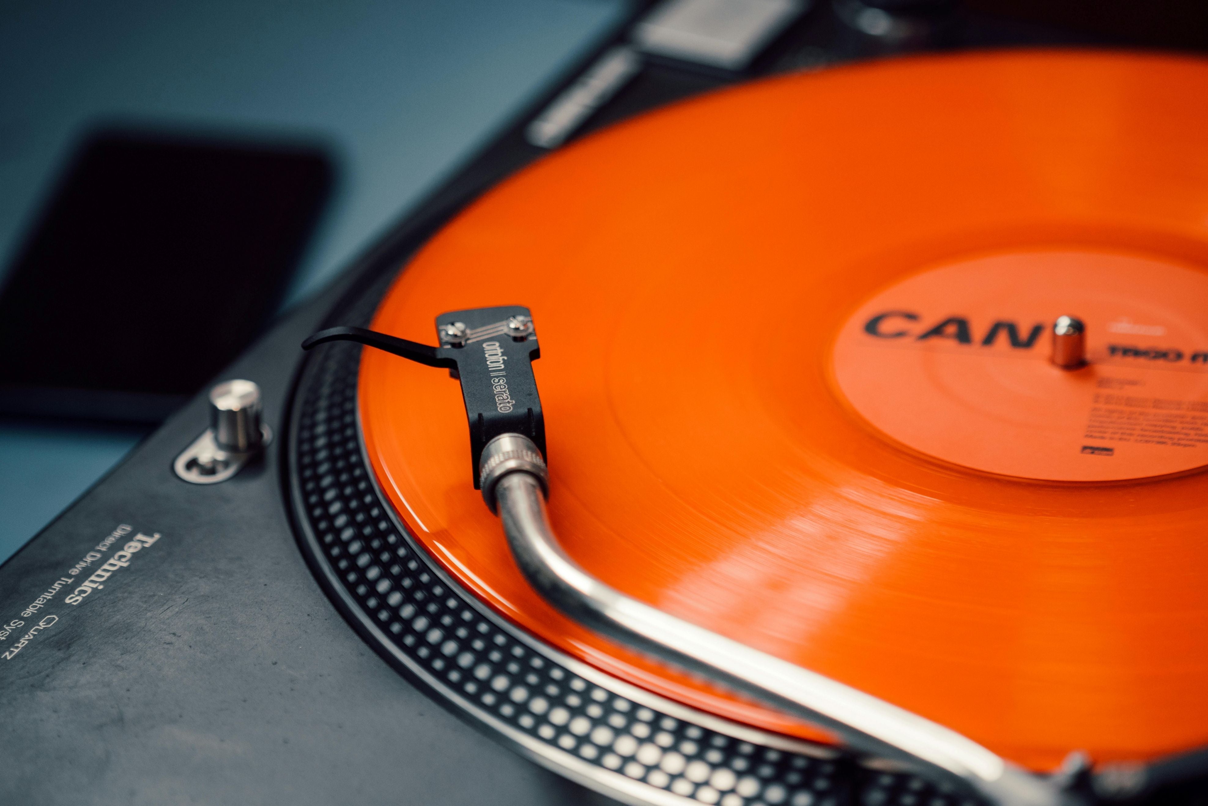 Custom Vinyl Records vs Mass-Produced Records: What’s the Difference
